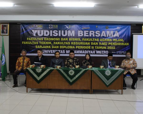 PELAKSANAAN YUDISIUM BERSAMA ANGKATAN II TAHUN 2022